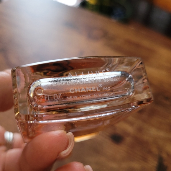 Chanel Allure - Picture 2 of 4